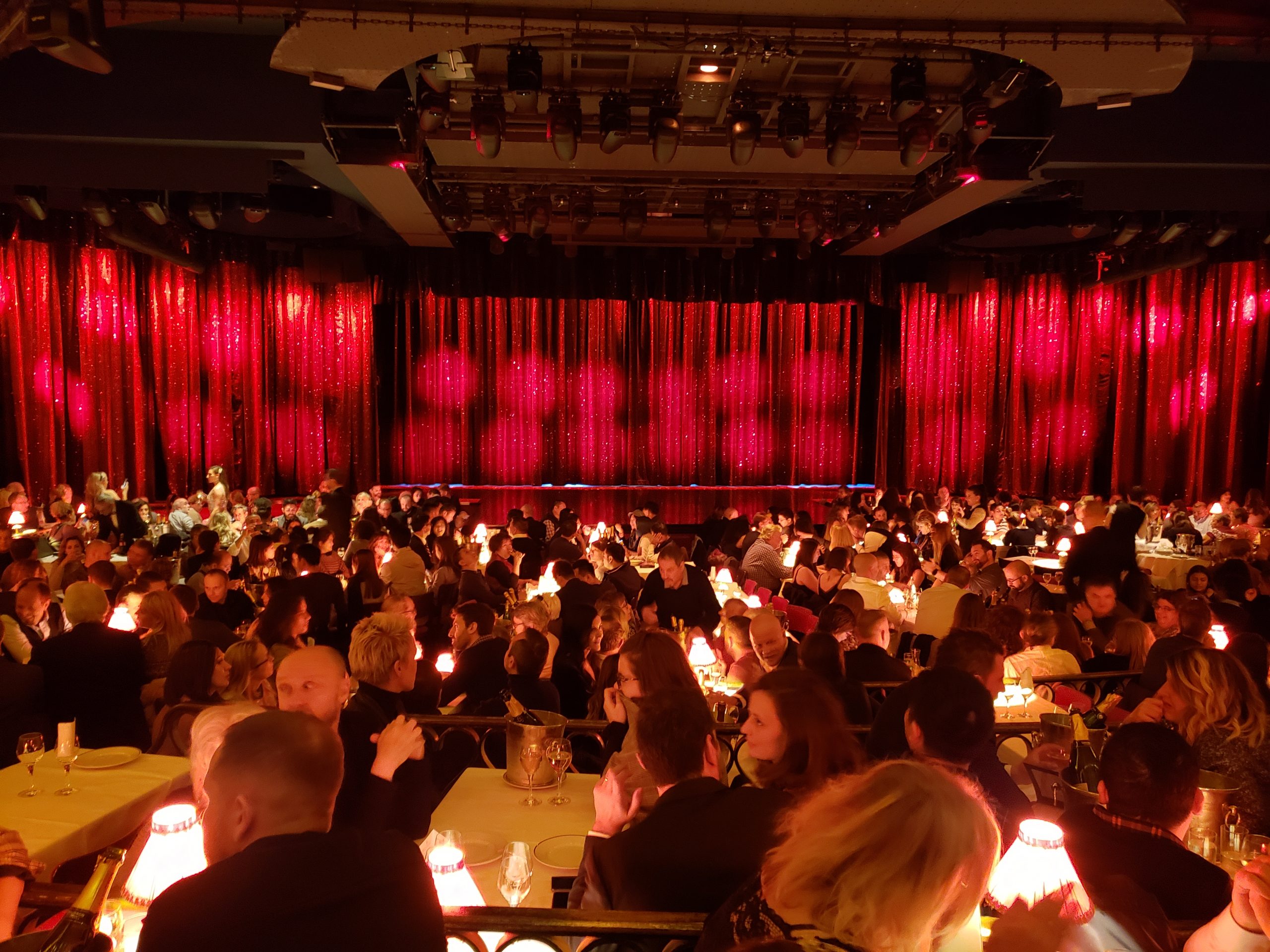 A Brutally Honest Review Of The Moulin Rouge: Seating, Dress Code,  Champagne and More 